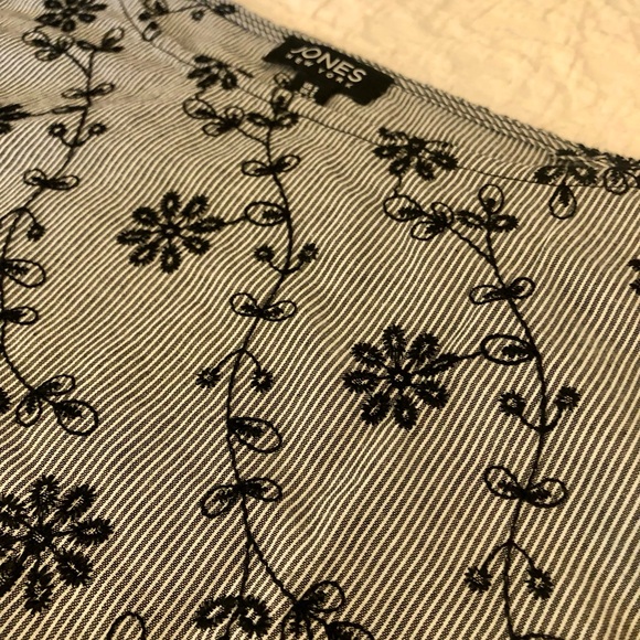 Jones of New York Blouse - Black and white eyelet with wrap around tie - Picture 6 of 11